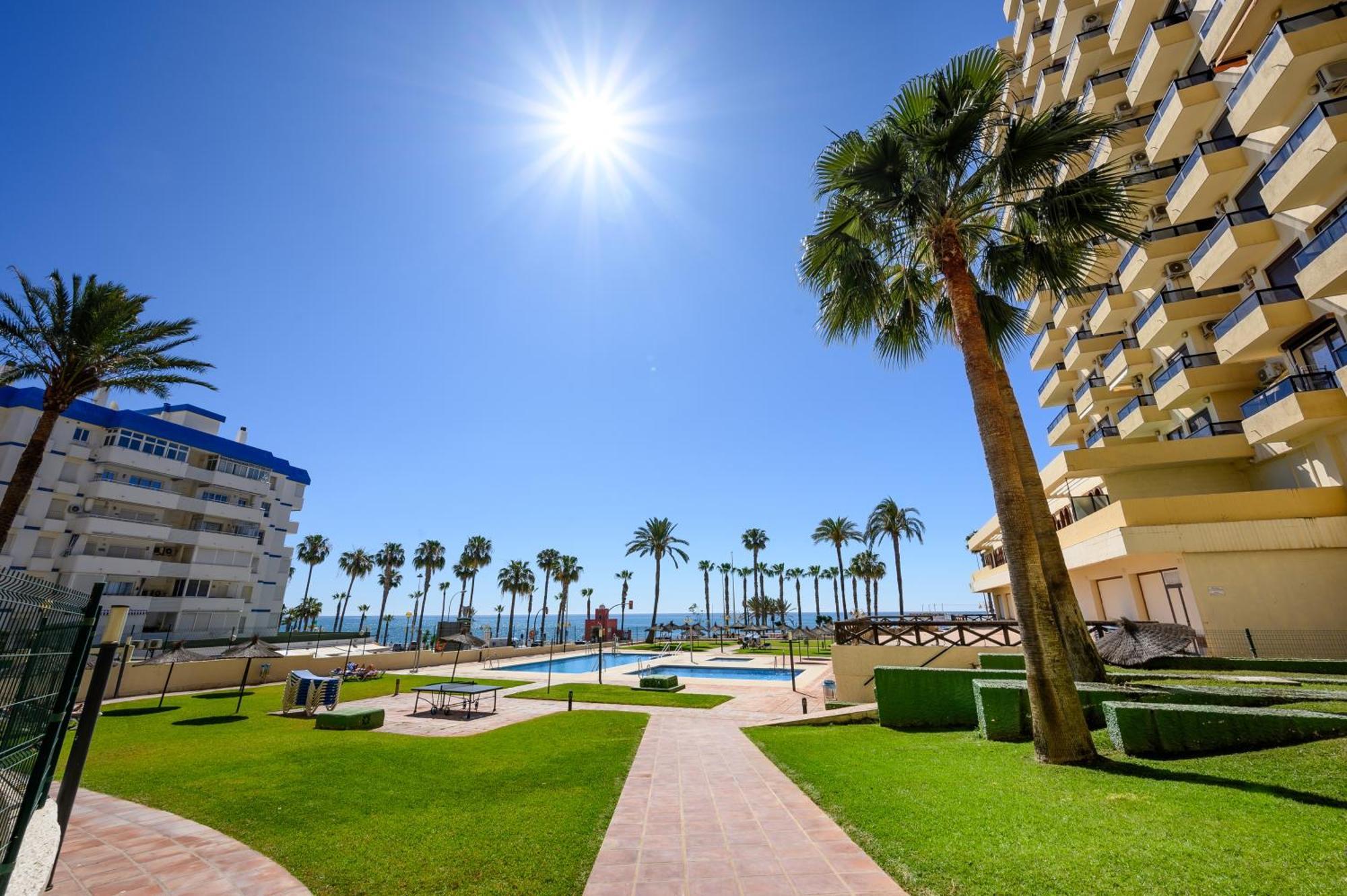 Апартаменты Benalmadena Living Экстерьер фото